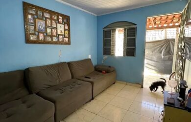 Imagem 3: Agio de Casa 2 Quartos! com Casa de Fundos! Qnp 32 Psul! Aceitamos Carro na Troca!