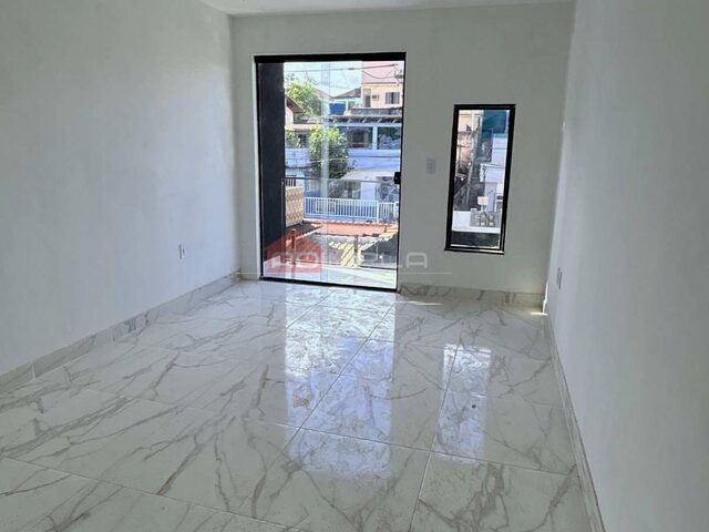 Imagem 2: Casa 2 Quartos com Suíte, Varanda, Quintal nos Fundos e na Frente com 2 Vagas