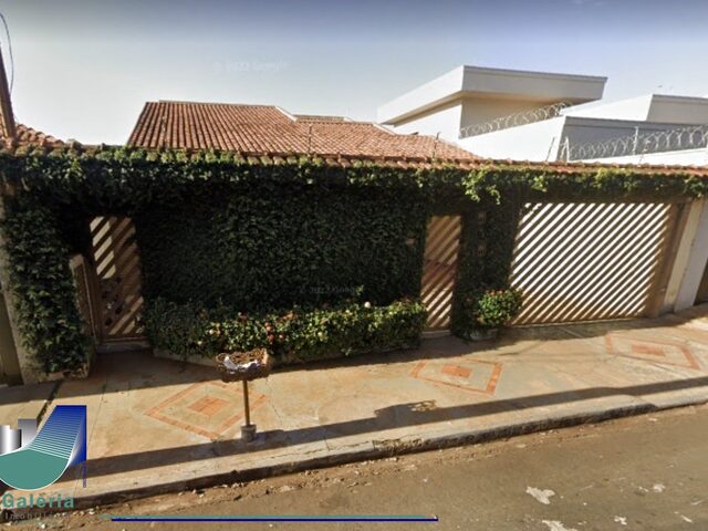 Imagem: Casa 4 Dormitórios À Venda no Monte Alegre