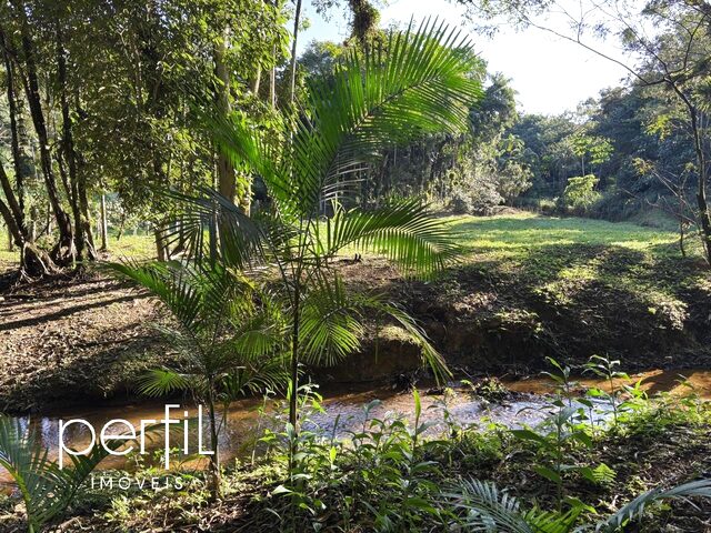 Imagem: Chácara à venda em Joinville-SC, bairro