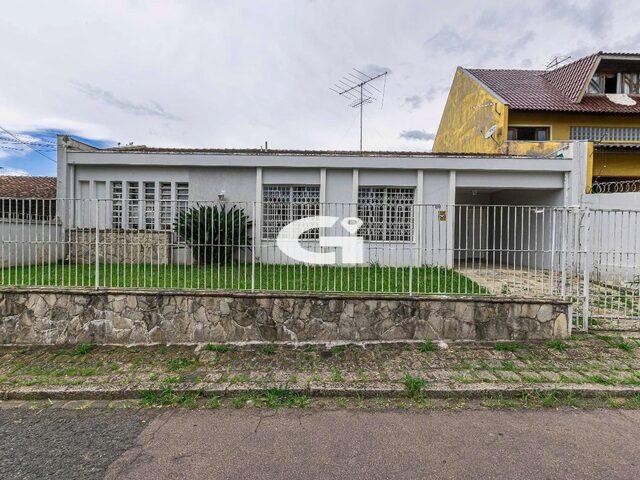 Imagem: Casa térrea com 3 quartos e edícula no