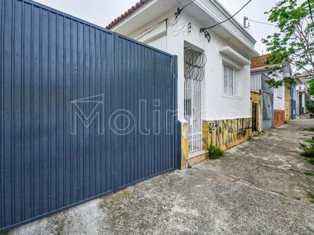 Imagem: A loja possui 3 Banheiros, 10 Vagas na garagem, 400m² de