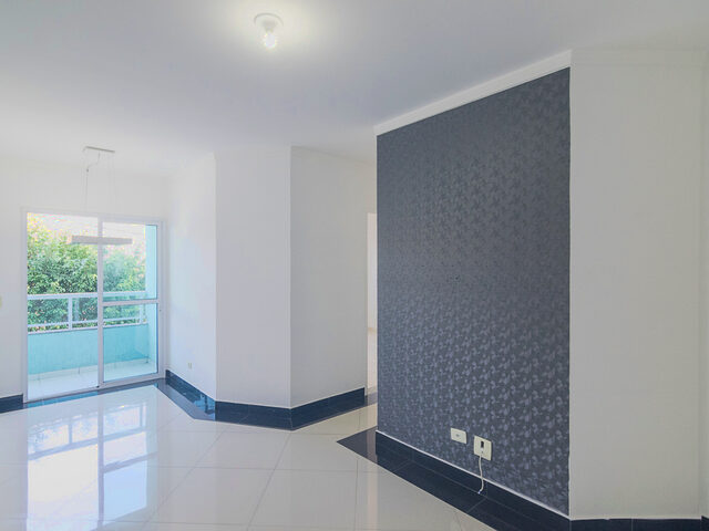 Imagem: O apartamento possui 2 Dormitórios, 1 Suíte, 2 Banheiros,