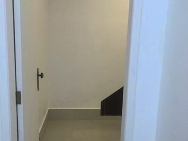 Imagem 2: Casa de 03 Pavimentos - Toda Reformada - Apta para Financiamento - Excelente Localização