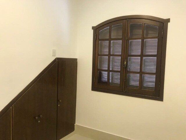 Imagem 14: Casa de 03 Pavimentos - Toda Reformada - Apta para Financiamento - Excelente Localização