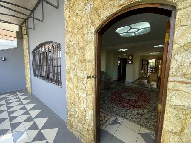 Imagem: Sobrado com 3 Dormitórios À Venda, 211