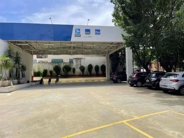 Imagem: O depósito possui 6 Banheiros, 5 Vagas na garagem,