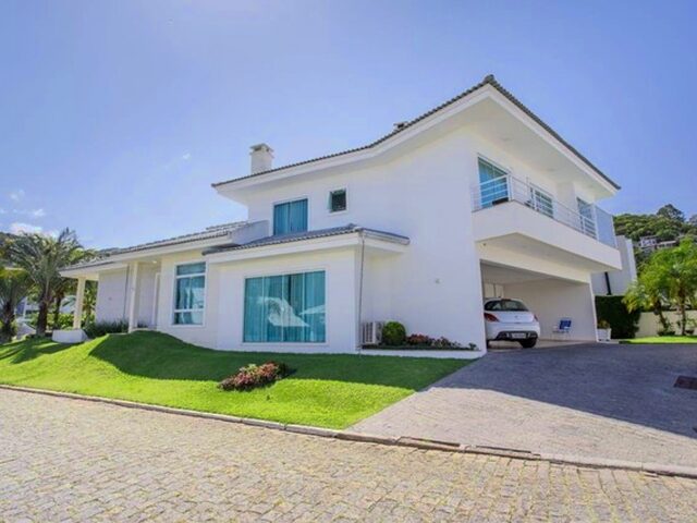 Imagem: Casa em Condomínio Fechado na Praia Brava