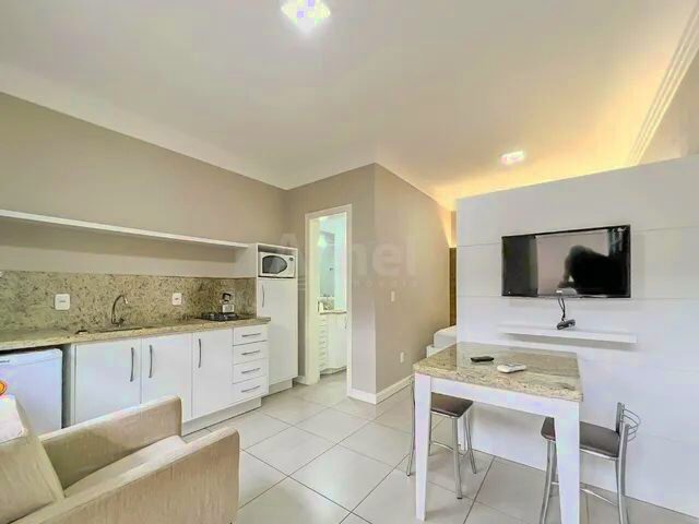 Imagem: O apartamento possui 1 Dormitório, 1 Banheiro, 1 Vaga na