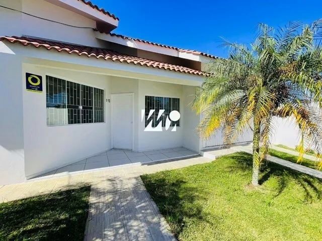 Imagem: A casa possui 3 Dormitórios, 1 Suíte, 2 Banheiros, 2