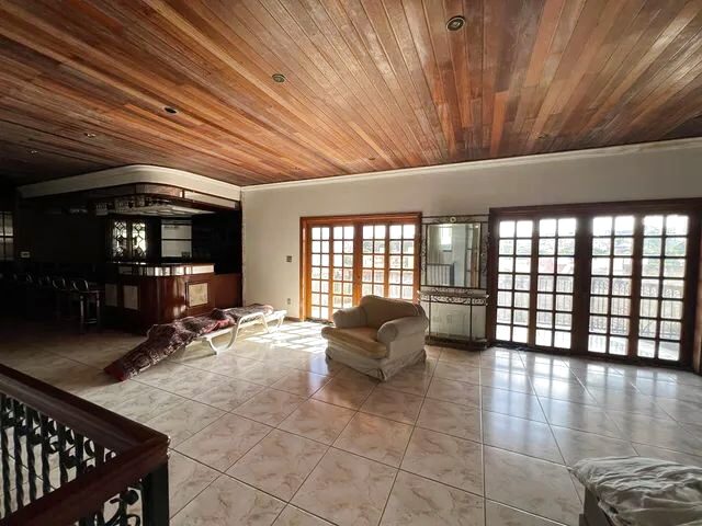 Imagem 8: Casa para Locação em Sorocaba, Vila Trujillo, 4 Dormitórios, 4 Suítes, 8 Banheiros, 4