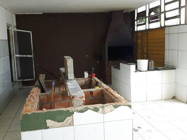 Imagem 10: Ponto Comercial/Loja/Box para Aluguel Possui 210 Metros Quadrados com 3 Quartos