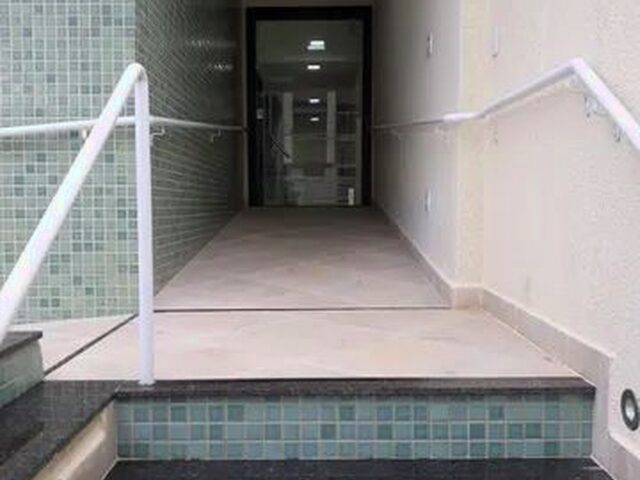 Imagem 3: Bairu - 2/4, Suíte, Frente, Bem Iluminado, Área de Serviço Grande, Rua Exclusivamente