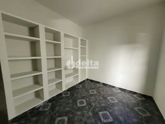 Imagem 14: Casa para Aluguel, 4 Quartos, 1 Suíte, 2 Vagas, Nossa Senhora Aparecida - Uberlândia/Mg