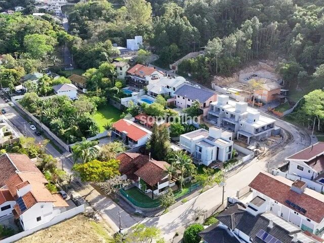 Imagem 2: Casa com 6 Dormitórios À Venda, 328M² - Trindade - Florianópolis/Sc