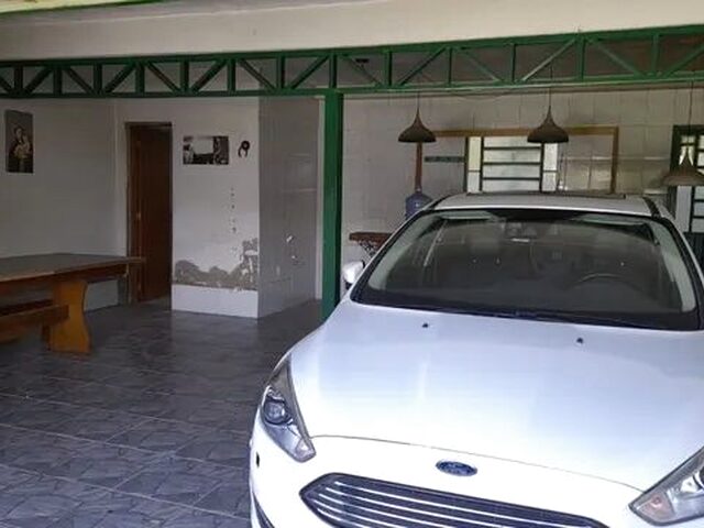 Imagem 3: Ampla Casa com Açude