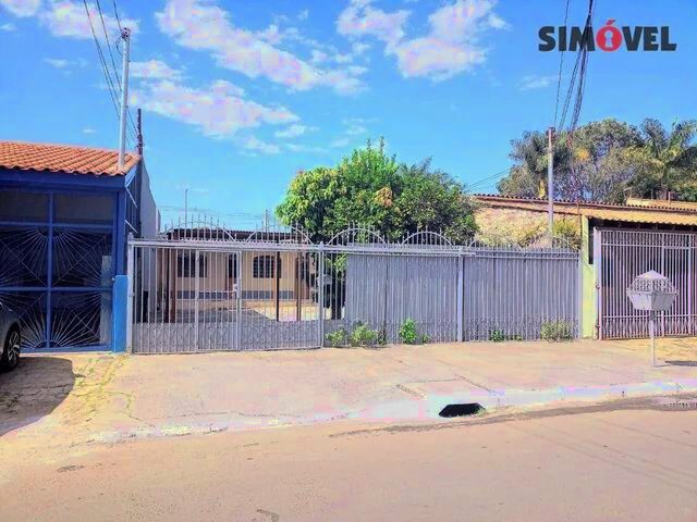 Imagem 1: Qna 14 - Casa com 3 Quartos, Sendo 1 Suíte, Cozinha com Armários + Casa na Lateral Com