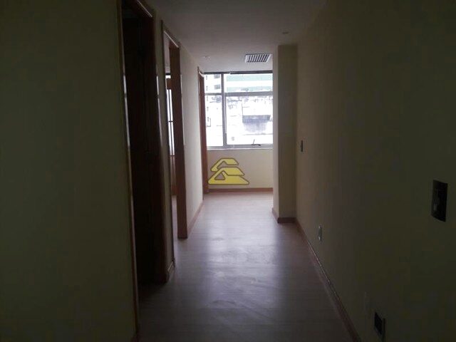 Imagem 8: Centro Galpão / depósito com 2 banheiros