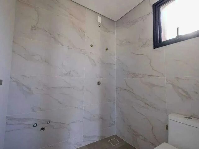 Imagem 9: Casa com 4 Dormitórios Sendo 3 Suítes e 2 Vagas - Rio Tavares, Florianópolis/Sc