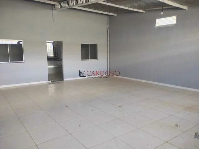 Imagem: Casa Qr 827 - 2 Quartos, Toda no Blindex