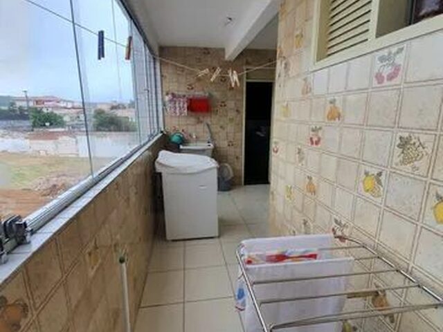 Imagem 4: Apartamento em Lagoa Nova Medindo 178M², Três Quartos Sendo Um Suíte e Muito Bem