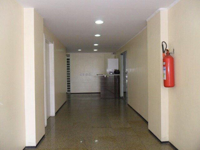 Imagem 2: Sala Comercial na Av Heráclito Graça para Vender