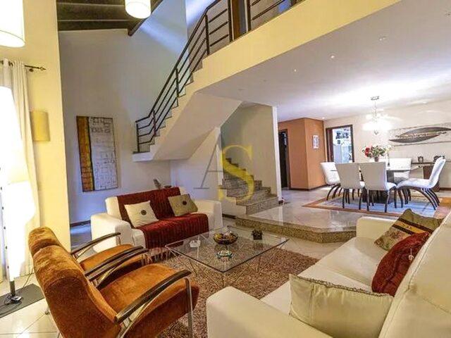 Imagem 7: Casa Ampla com 4 Suítes no Orleans , com Espaço de 925 de Terreno no América