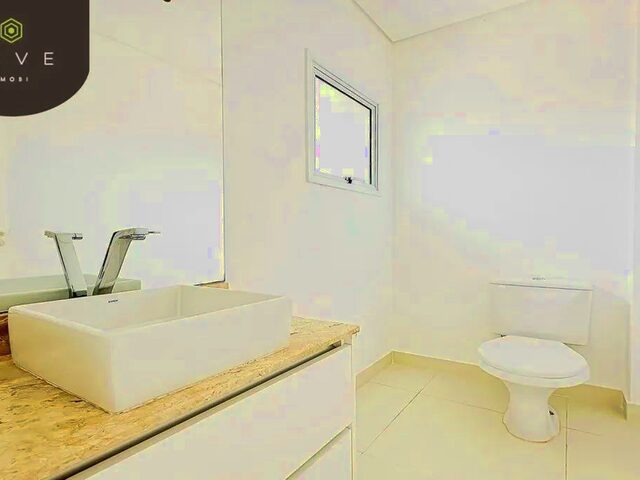 Imagem 9: Sobrado Triplex com 03 Quartos, 01 Suíte, 02 Vagas de Garagem, À Venda em Santa