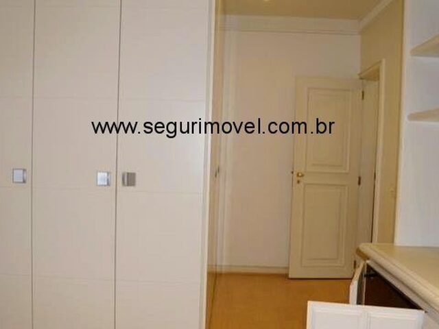 Imagem 15: Apartamento com Varanda, Vista Verde, Reformado, 150M² Iptu, 3 Quartos Sendo 1 Suíte, 1