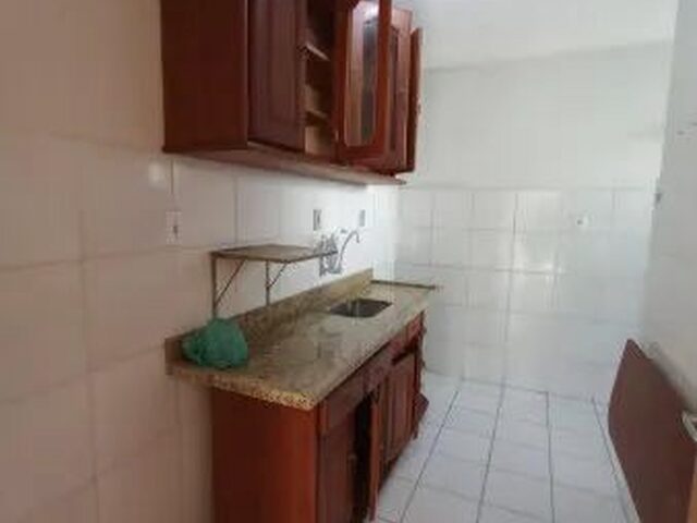 Imagem 2: Apartamento de 2 Quartos, Ensolarado, Condomínio com Estacionamento, Lazer e Portaria