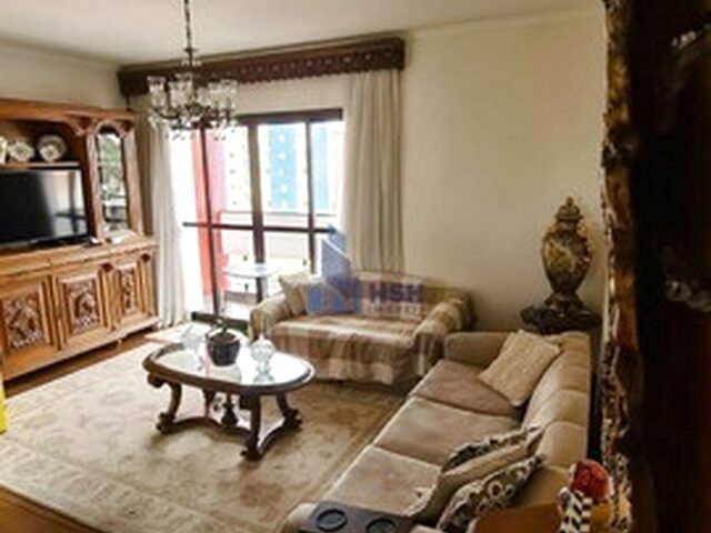 Imagem: O apartamento possui 4 Dormitórios, 1 Suíte, 3 Banheiros,