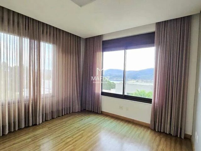 Imagem 4: Casa com Vista Privilegiada para a Lagoa em Um Terreno de 626M²