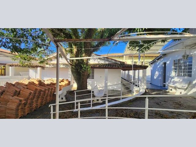 Imagem 12: Casa para Aluguel Tem 524 Metros Quadrados com 6 Quartos em Centro -...