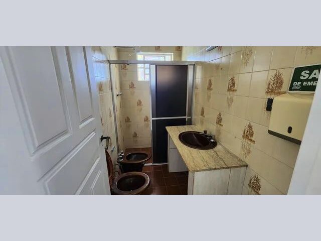 Imagem 14: Casa para Aluguel Tem 524 Metros Quadrados com 6 Quartos em Centro -...