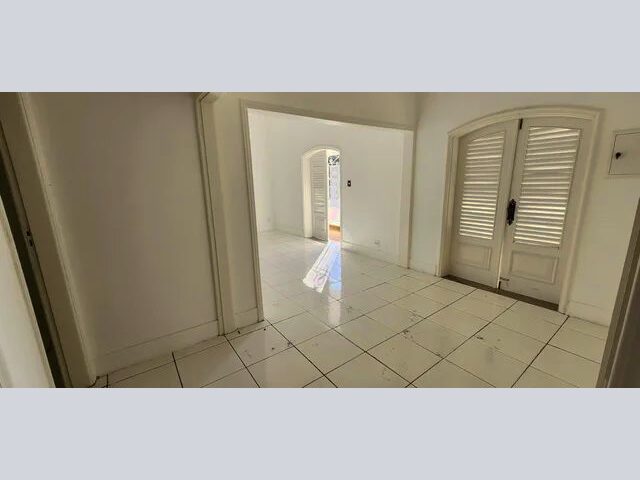 Imagem 5: Casa para Aluguel Tem 524 Metros Quadrados com 6 Quartos em Centro -...