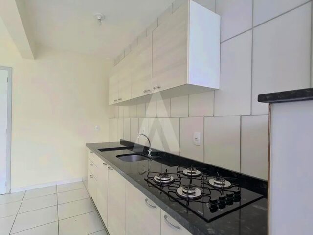 Imagem 16: Apartamento com 2 Quartos, Cozinha com Armários e Interfone no Bairro Vila Nova