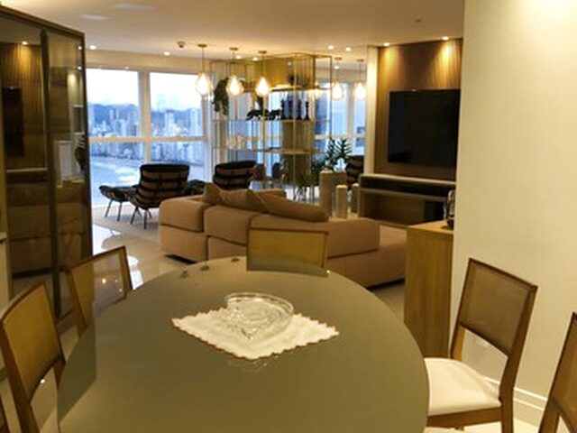 Imagem 3: Apartamento Finamente Mobiliado no Infinity Coast para Locação Anual