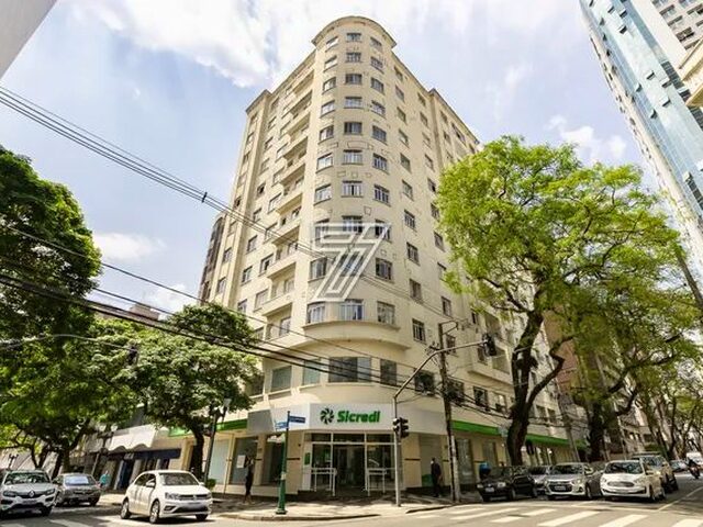 Imagem: Apartamento no Centro de Curitiba. Edifício