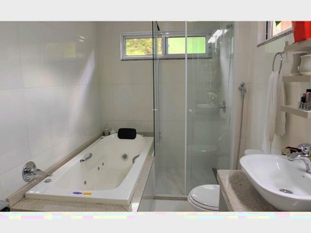 Imagem 12: Indaial - Chácara C/ 4 Quartos e 4 Banheiros, C/ Área Total de 136.410 M². Ref - 284