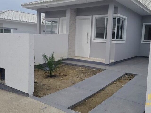 Imagem: A casa possui 2 Dormitórios, 1 Banheiro, 2 Vagas na