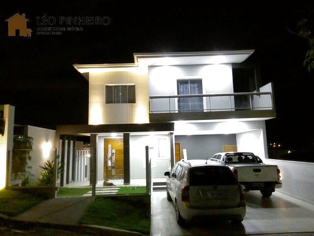 Imagem: A casa em condomínio possui 4 Dormitórios, 4 Suítes, 2