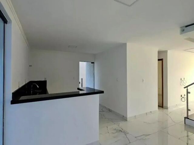Imagem 3: Casa para Venda em Camaçari, Vila de Abrantes (Abrantes), 4 Dormitórios, 2 Suítes, 3