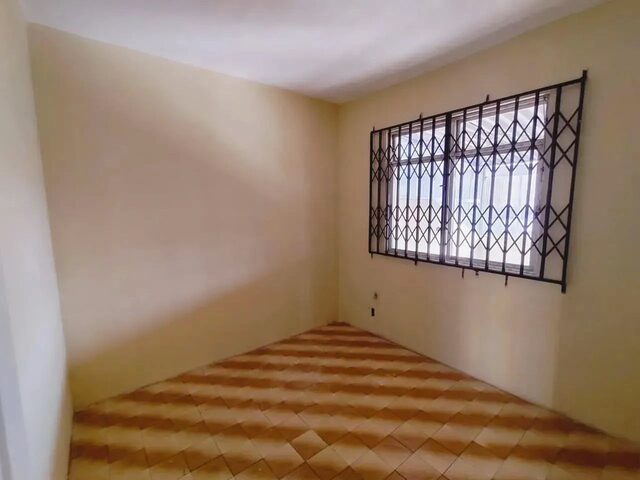 Imagem 3: Ótima Casa Sobreposta C/ 2 Qts, Garagem, Esquina com a Mena Barreto, Centro, Nilópolis