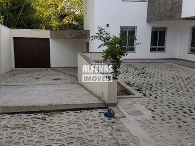 Imagem: Casa À Venda 3 Quartos no Bairro Centro