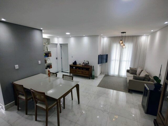 Imagem: O apartamento possui 2 Dormitórios, 1 Banheiro, 1 Vaga na