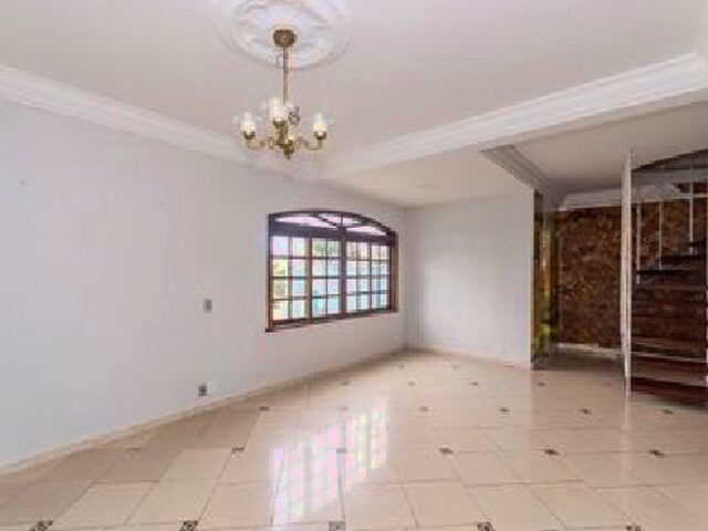 Imagem 4: Sobrado 4 Quartos, 1 Suíte com Sacada, 3 Vagas, 165M² no Bairro Fazendinha