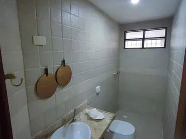 Imagem 16: Sobrado para Aluguel Possui 385 Metros Quadrados com 7 Quartos em Intermares - Cabedelo