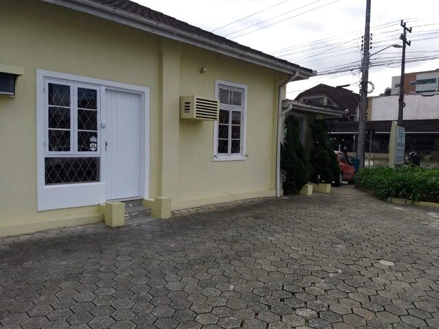 Imagem: Aluga-Se Sala Recepção 2 Vagas - Rua