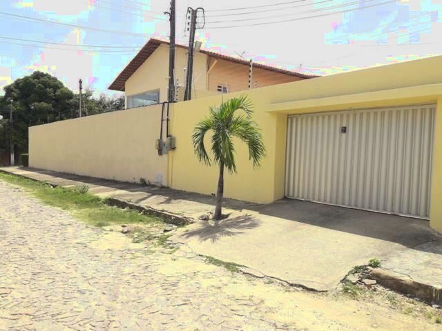 Imagem 2: Casa para Aluguel Possui 300 Metros Quadrados com 5 Quartos em Edson Queiroz - Fortaleza
