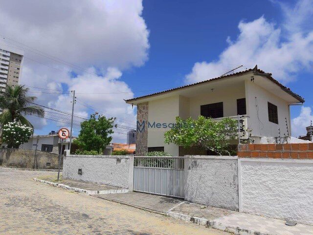 Imagem: Casa com 4 Dormitórios À Venda por R$